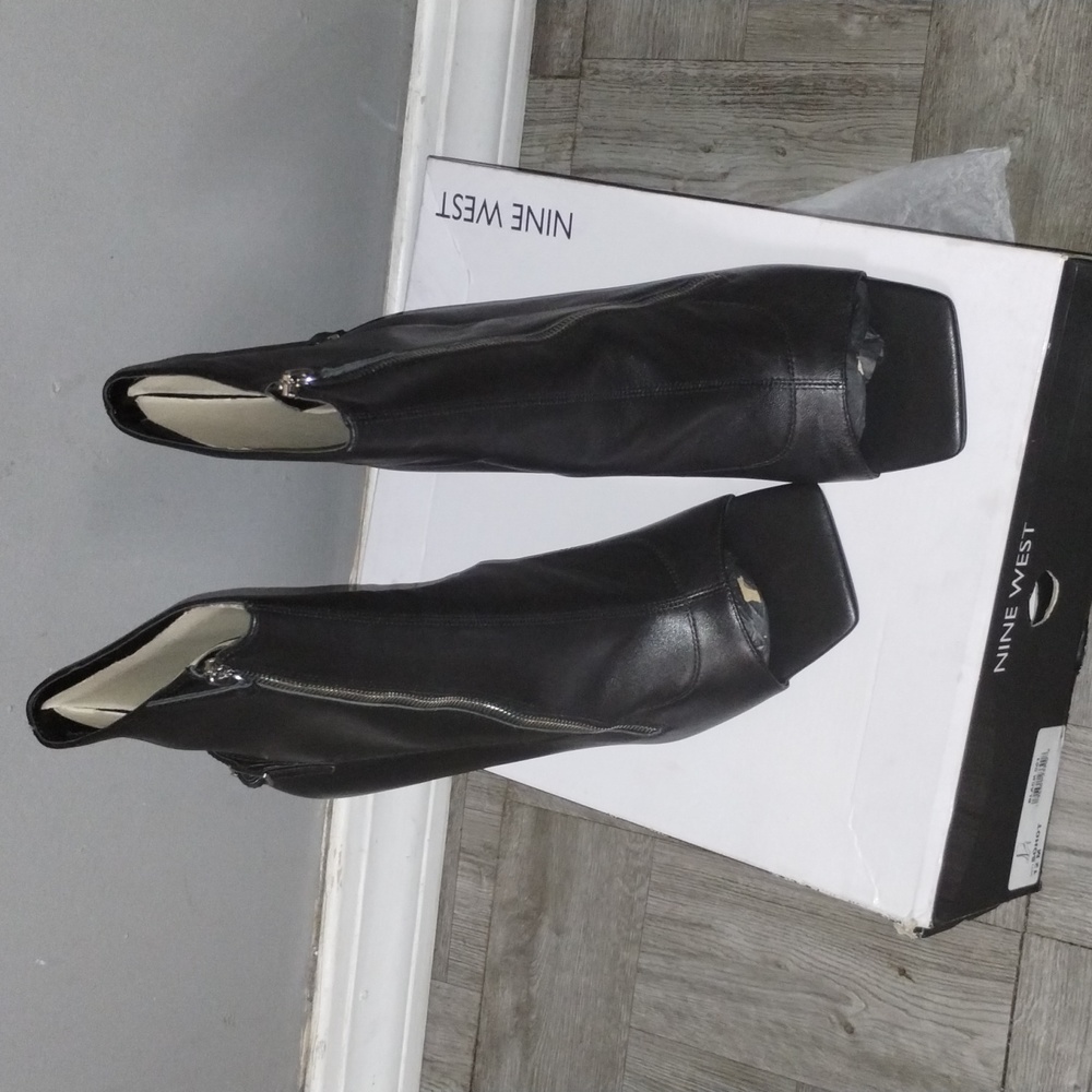 Nine West SOHOT Peep Toe Booties *New*